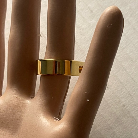 FHASHION JEWELRY STAINLESS STEEL RING SIZE 7 GOLD COLOR WITH AMBER COLOR DESIGN - Picture 6 of 6